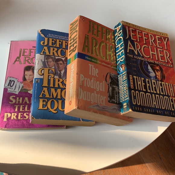 Jeffrey Archer readers? 3 books + 1 free. - Picture 2 of 6